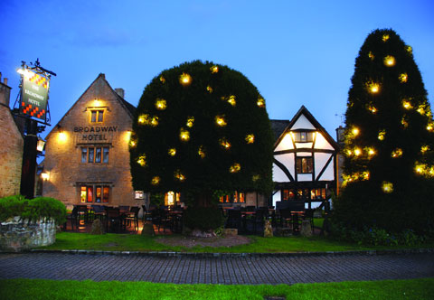 Broadway Hotel front