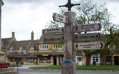 Broadway High Street sign
